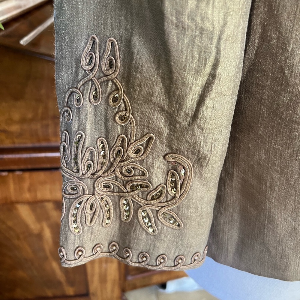 KM collections, ladies, dress jacket, size 10 decorative sleeves and front taupe - Picture 8 of 11